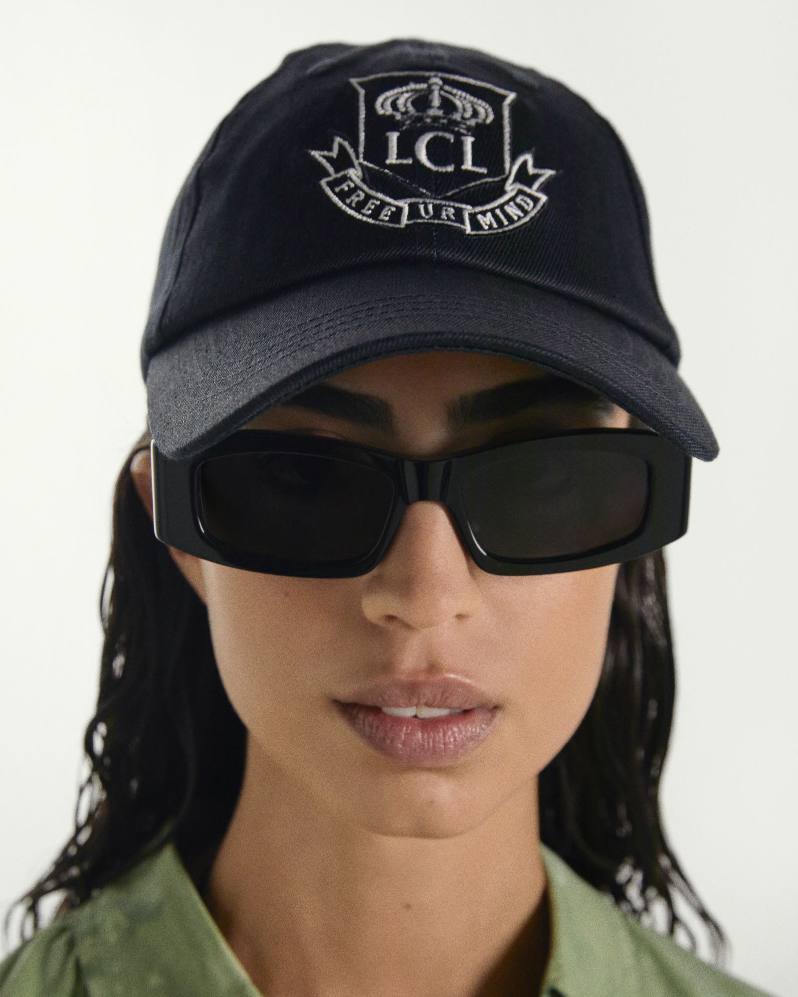 CAP CREST | BLACK WHITE