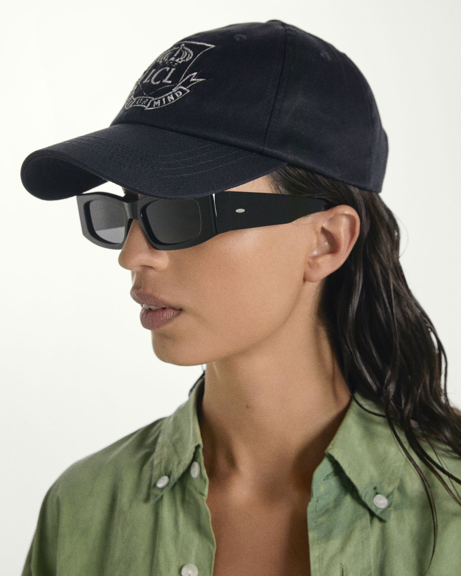 CAP CREST | BLACK WHITE