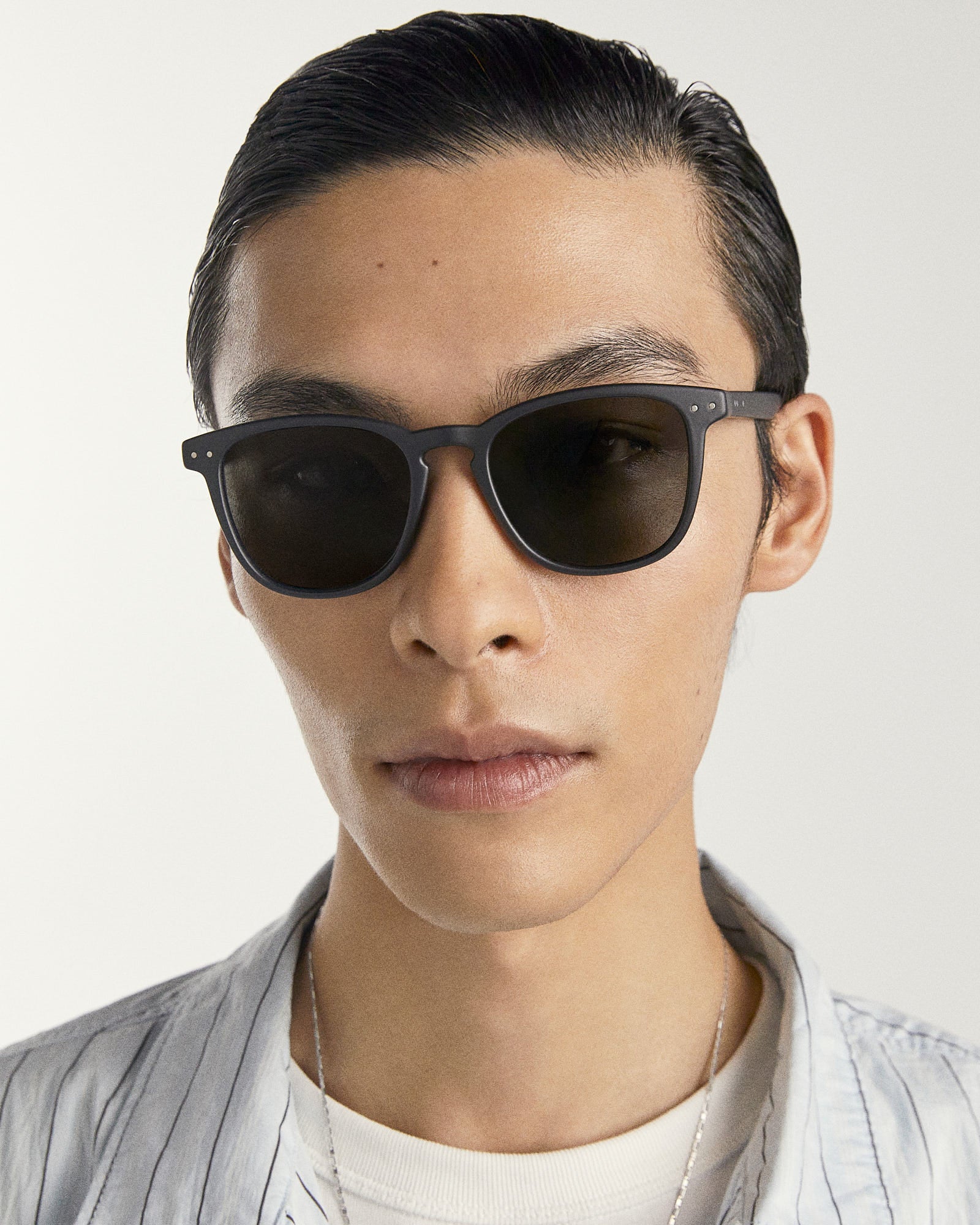 洋楽 Sydney SYD | Matte Black and Dark Grey