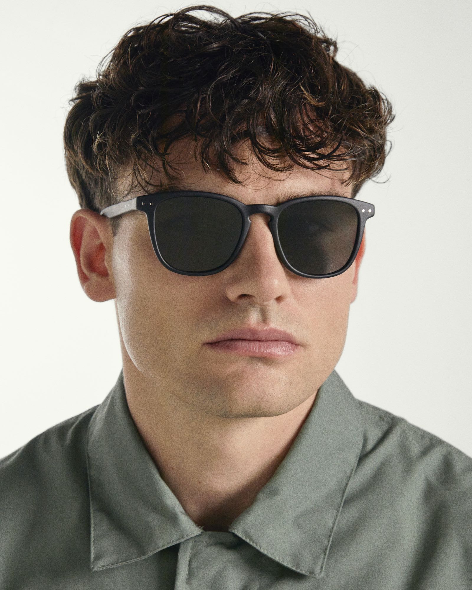 洋楽 Sydney SYD | Matte Black and Dark Grey